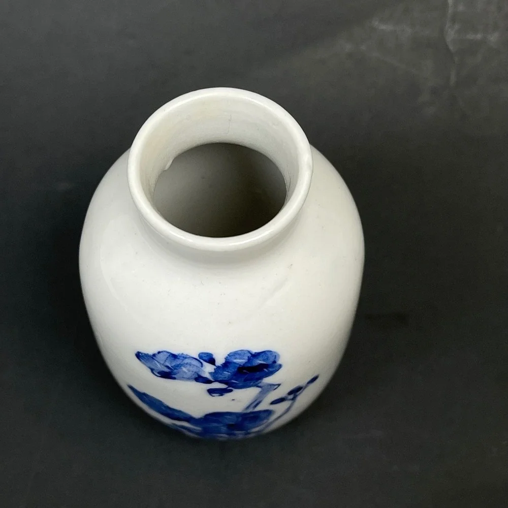 Miniature Bud Vase White Blue Hand Painted‎ Floral Chinoiserie Porcelain